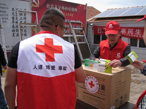 市红十字会助力承德市烟草专卖局 组织结对帮扶及药品捐赠活动(图3)