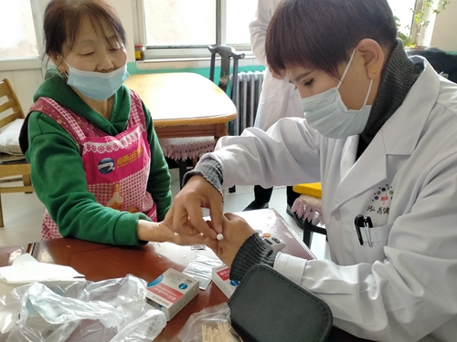 承德红十字党员志愿服务活动走进康宁老年公寓(5)
