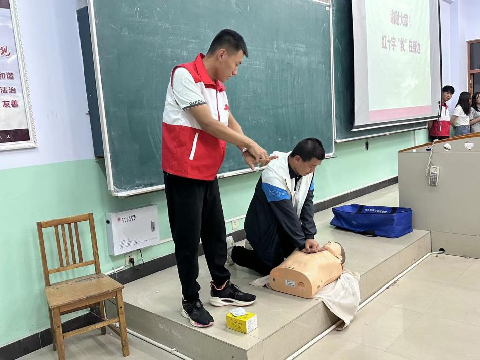 春风化雨，为梦导航（五）|生物与食品科学学院参与红十字应急救援志愿培训(图5)