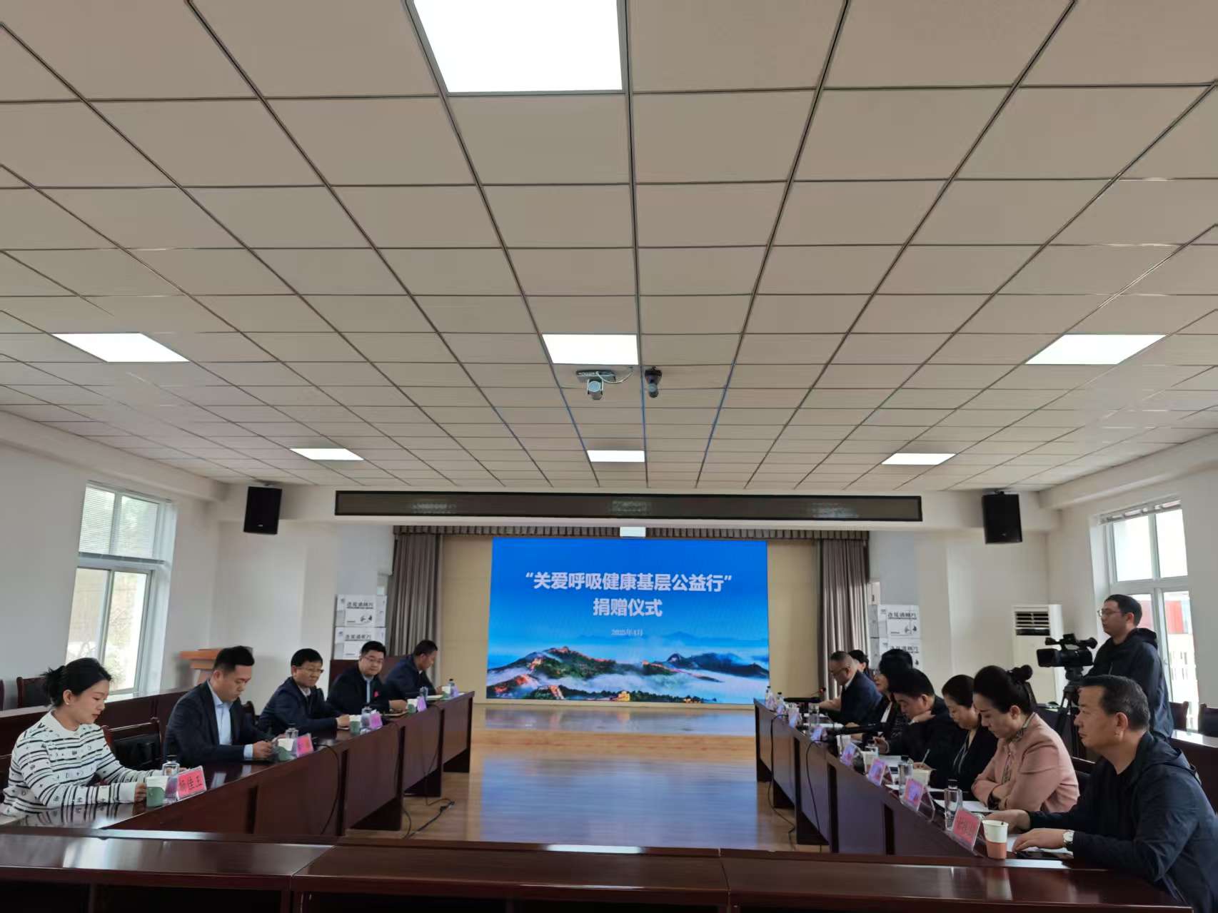 【矢志人道 携手同行】以岭药业联合爱心企业向承德市捐赠203万元呼吸类药品及宣传资源——“5.8人道公益日”一块做好事系列活动之一